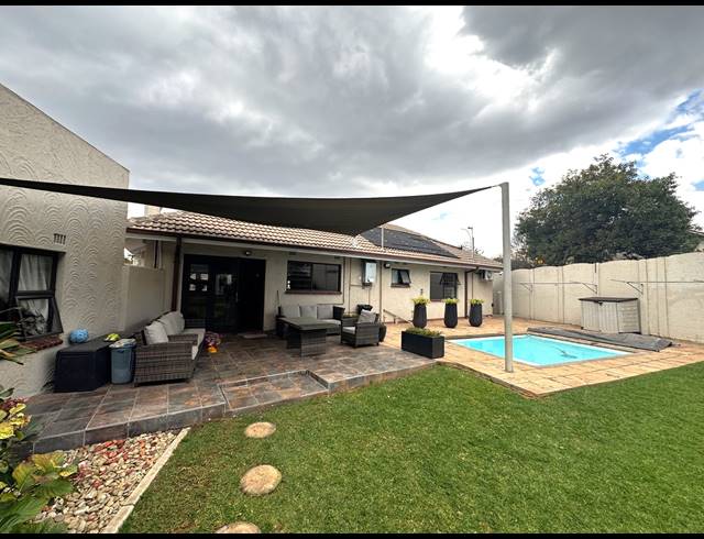 4 BEDROOM HOUSE FOR SALE IN BUURENDAL